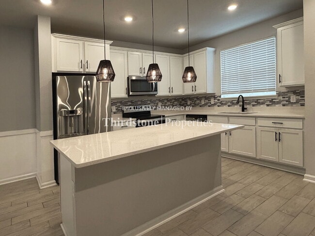 Building Photo - 1090 Farwell St Building Photo - 1090 Farwell St