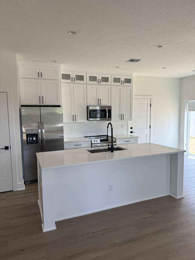 Building Photo - Brand new home
