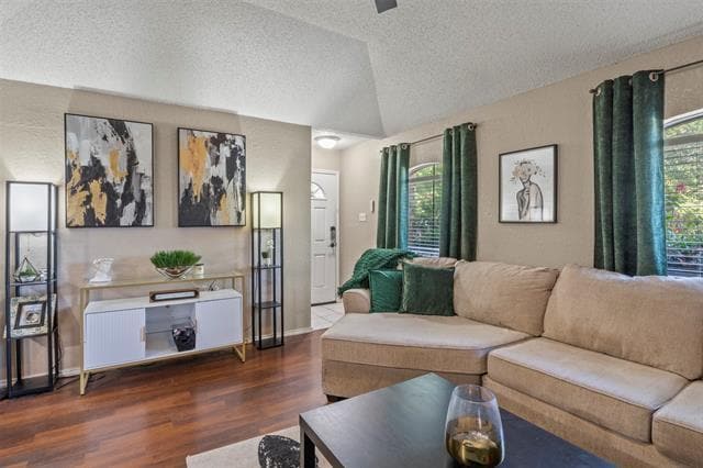 Building Photo - 2909 Post Oak Dr