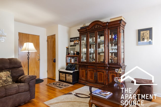 Foto del edificio - 6329 N Mozart St