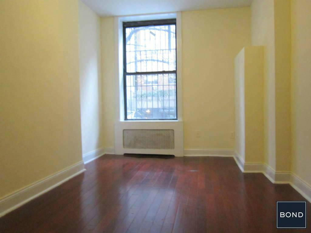 Primary Photo - 315 E 73rd St