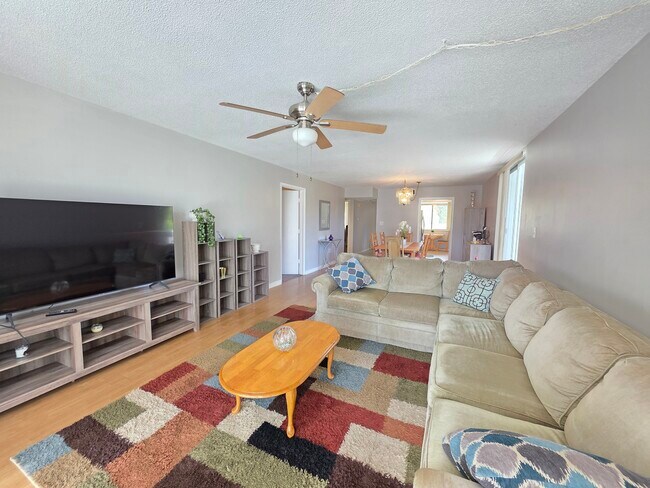 Foto del edificio - 1012 Pearce Dr