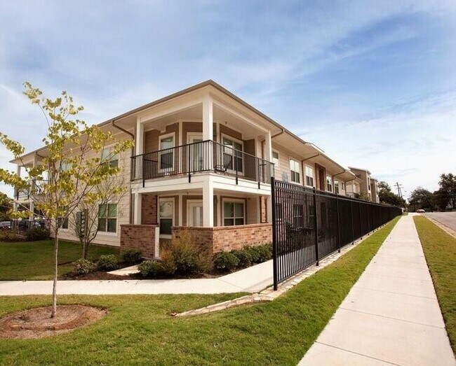 Foto del edificio - 817 Colcord Ave