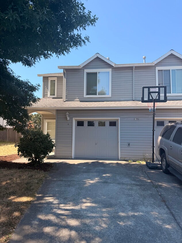 Photo - 3625 NE 157th Ave (Portland, OR)