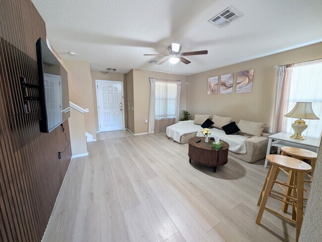 Building Photo - 5303 Viewpoint Dr