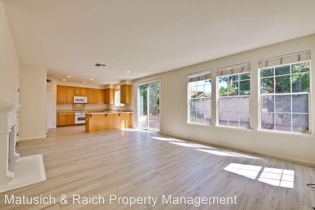Building Photo - 4 br, 2.5 bath House - 5580 Cooney Place