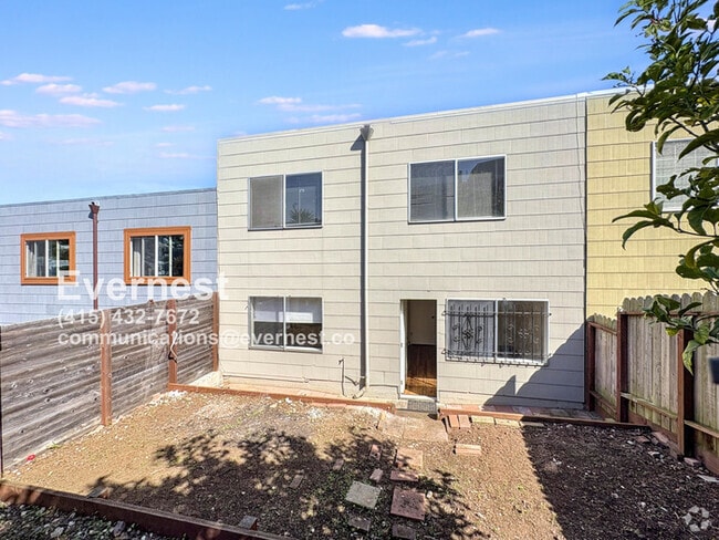 Building Photo - 868 Peralta Ave