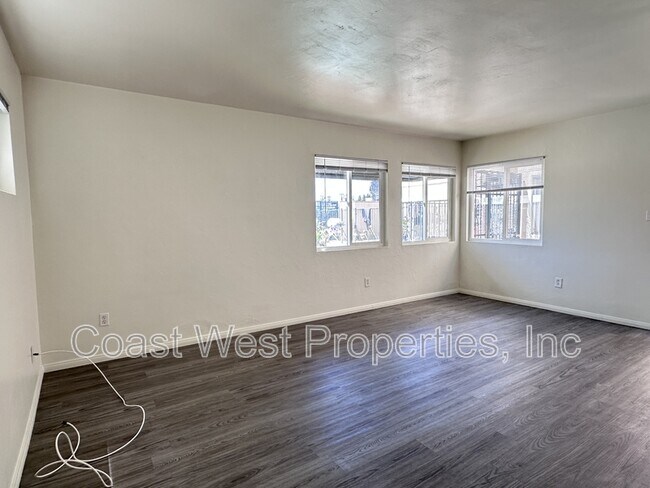 Building Photo - 824 Tourmaline St