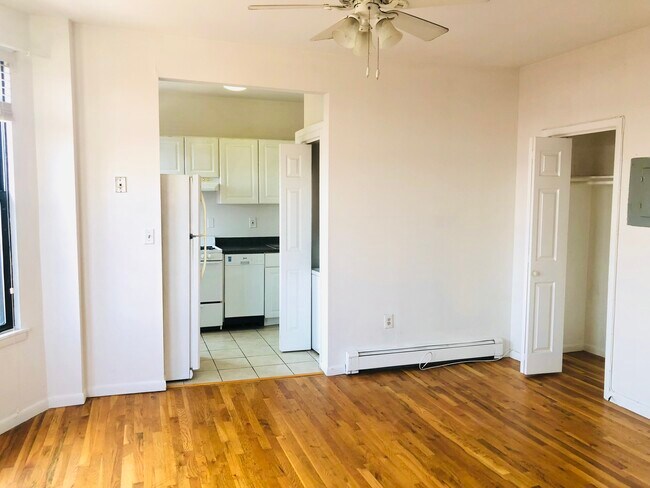 Living/Kitchen - 437 Jersey Ave