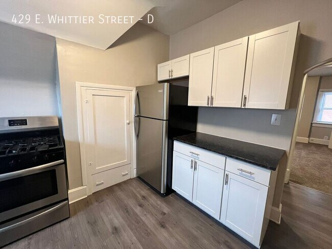 Building Photo - 429 E Whittier St