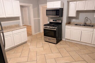 Building Photo - 87 Hilldale Ave