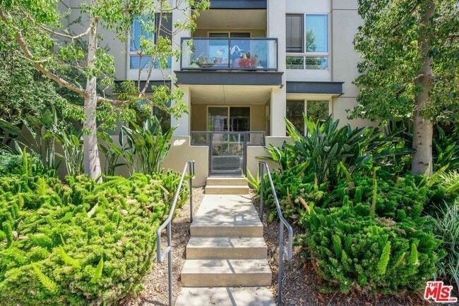 Building Photo - 13044 Pacific Promenade