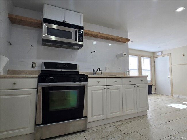 Foto del edificio - 704 Tower Ave