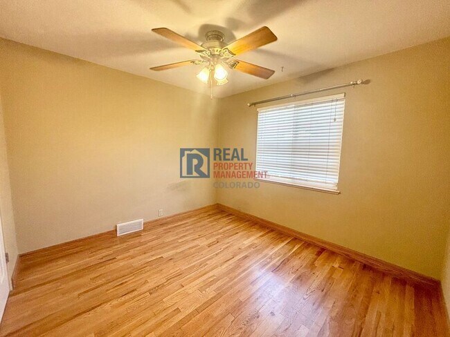 Foto del edificio - 2468 S Ogden St