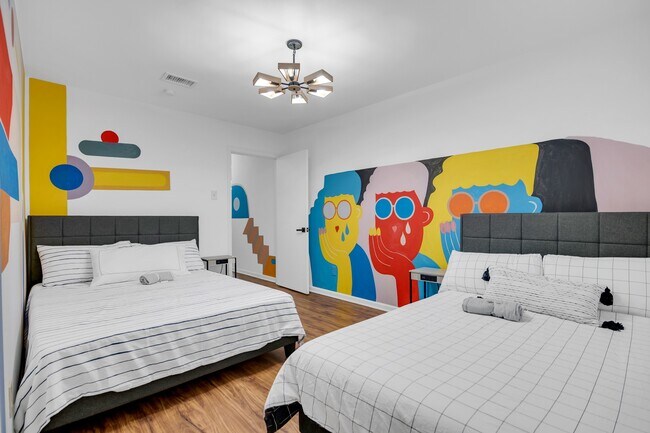 Building Photo - 5755 Cartagena St