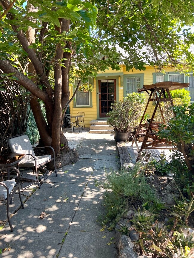 Building Photo - 5714 Virginia Ave