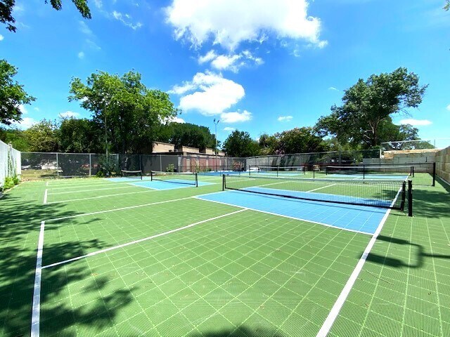 Canchas de Pickleball - Four Park Place