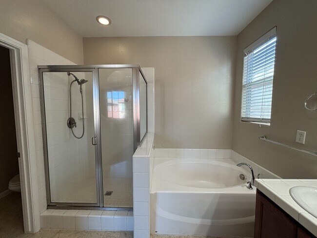 Foto del edificio - 5537 N Gates Ave