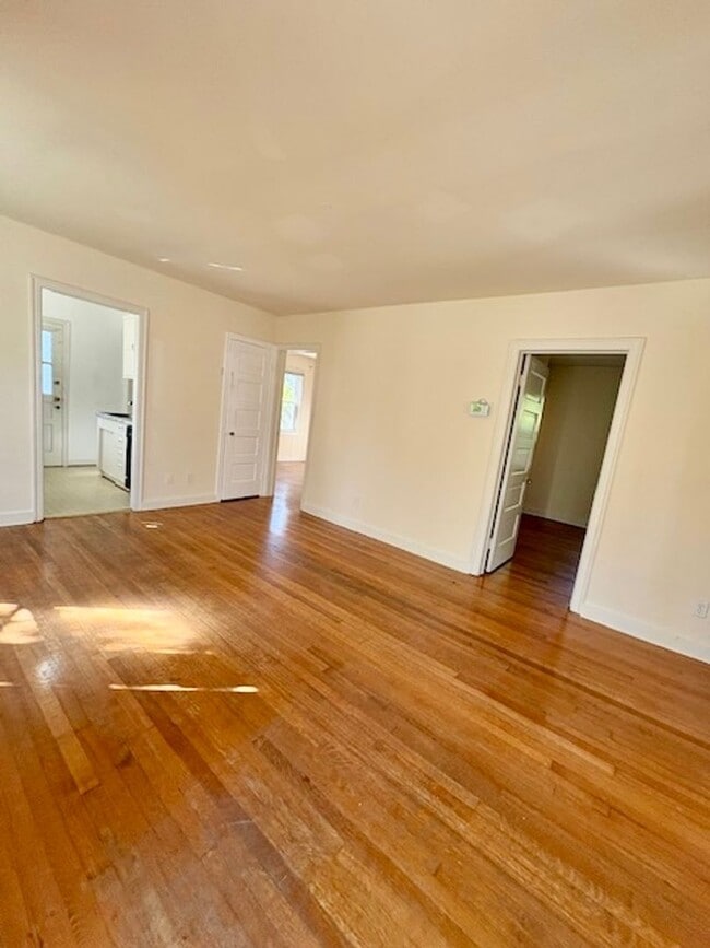 Foto del edificio - 4541 Fairfield Dr