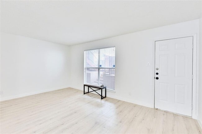 Building Photo - 2314 Parker Ln