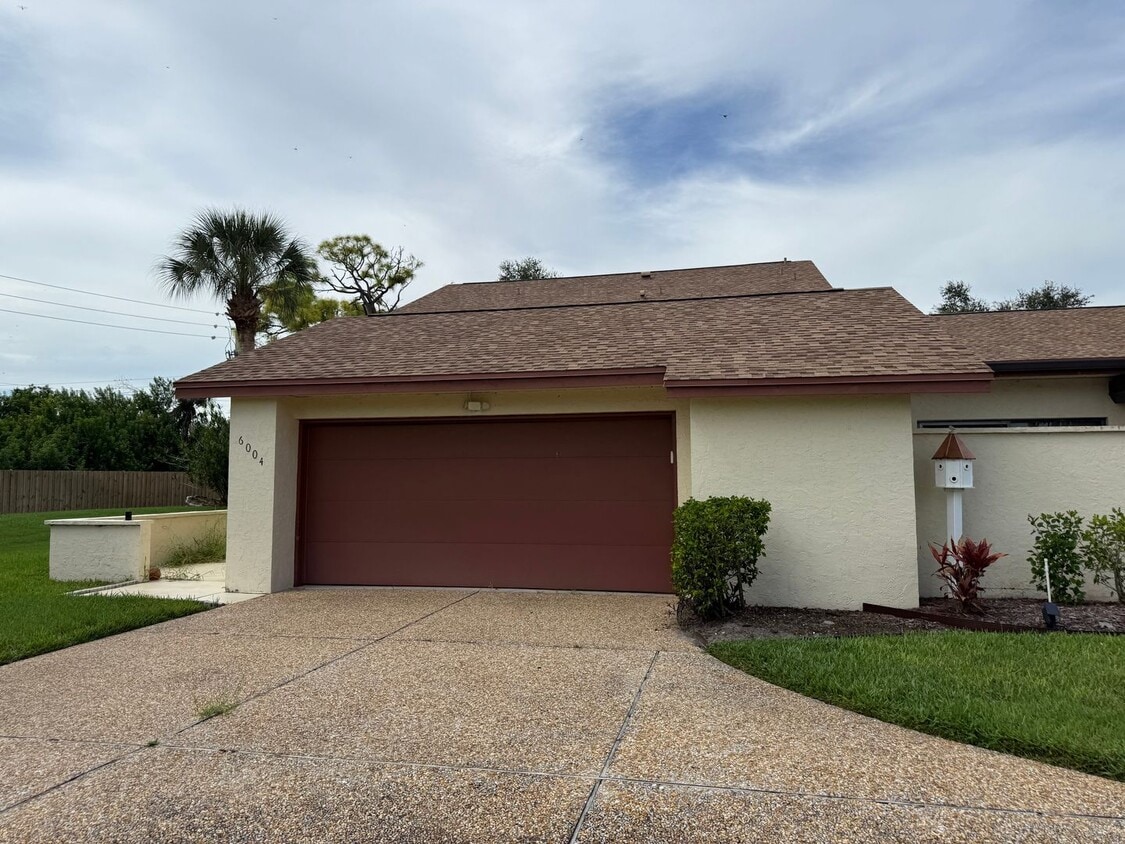 4-Bedroom, 3-Bath Home with Courtyard Near... - 4-Bedroom, 3-Bath Home with Courtyard Near...