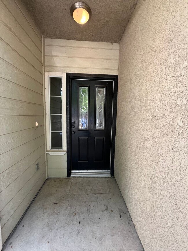 Foto del edificio - Beautiful Home for rent in Visalia, Ca