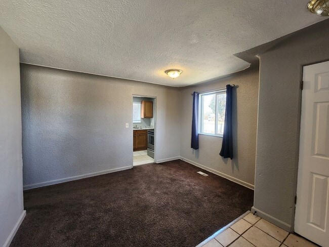 Building Photo - 1308 N Moline St