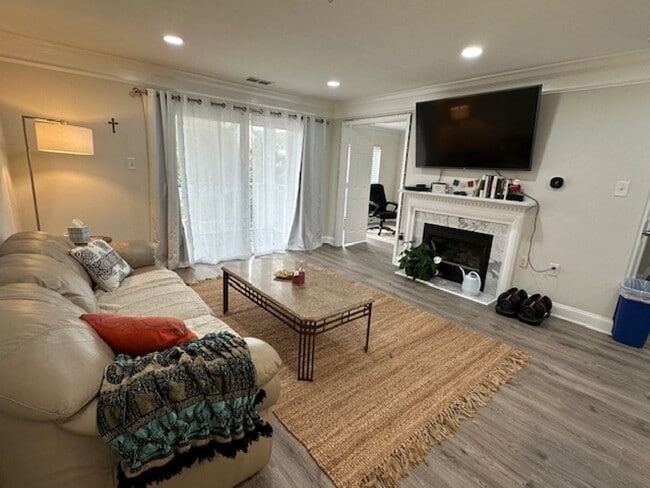 Building Photo - 2 Bedroom Condo in Germantown