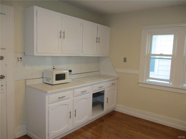 Building Photo - 1526 Teall Ave