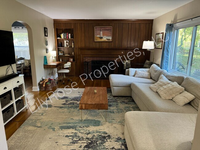 Foto del edificio - 615 W 7th St