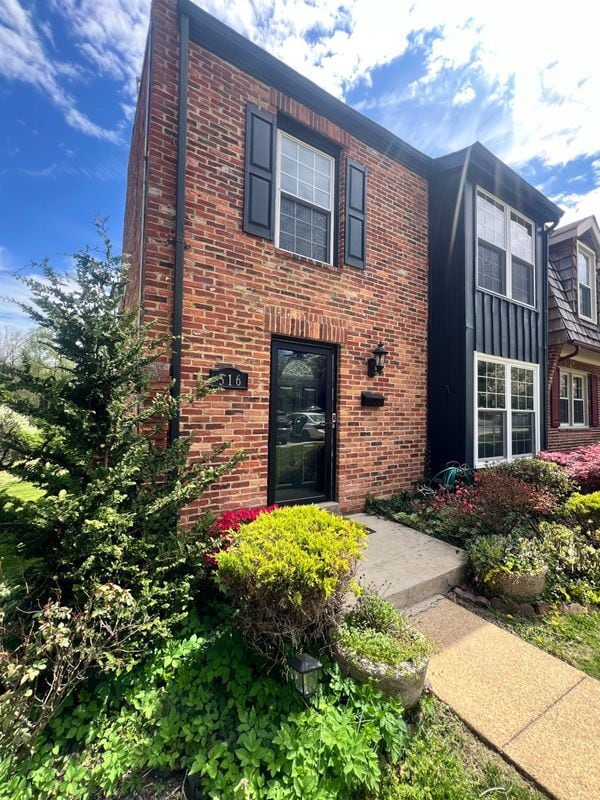 Building Photo - 516 Meadow Hall Dr