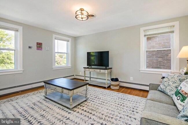 Foto del edificio - 226 Carroll Pkwy