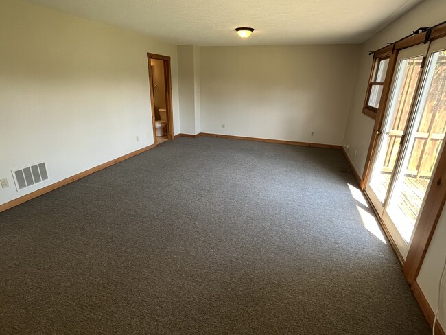 Building Photo - 6346 Avanelle Dr