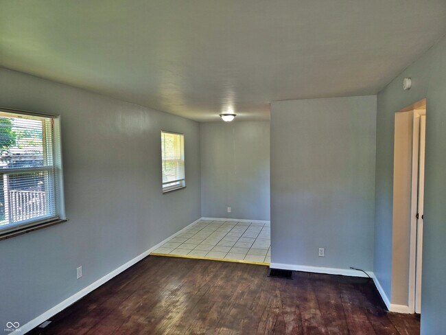 Foto del edificio - 1450 N Campbell Ave