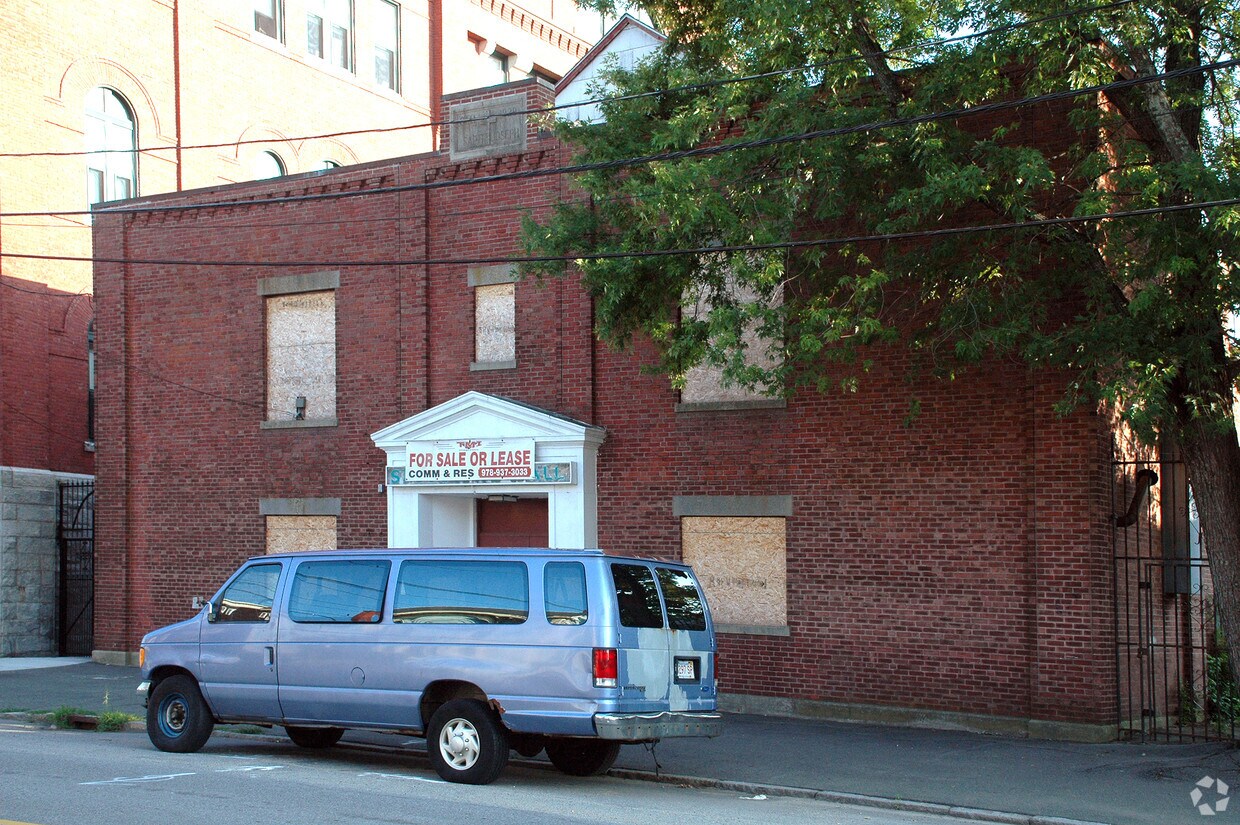 Building Photo - 776 Merrimack St