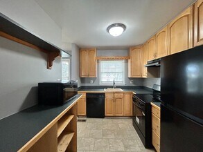 Building Photo - 5442 Princess Dr