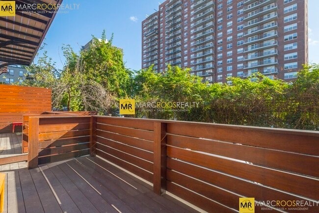 Building Photo - 25 Worthington St