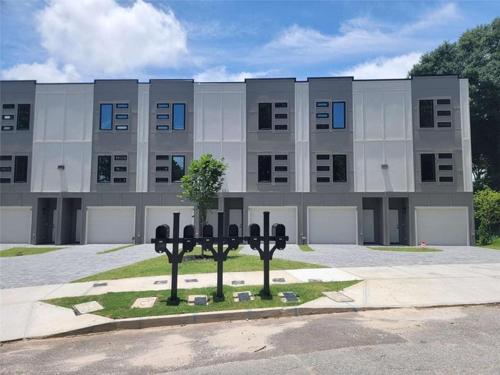 Primary Photo - 1351 Brewster St SW