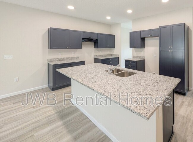 Foto del edificio - 14350 Lyle Rd