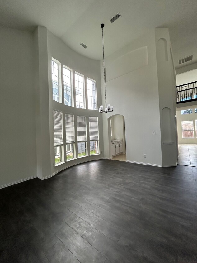 Foto principal - 412 Cypress Hill Dr