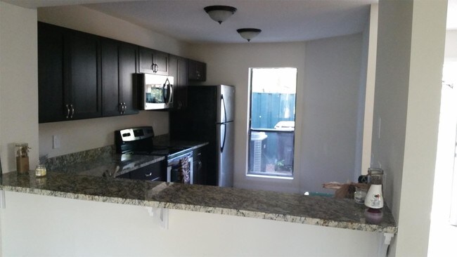 Building Photo - 1108 Hidden Cove Dr