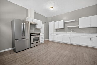 Building Photo - 3010 Garrow St