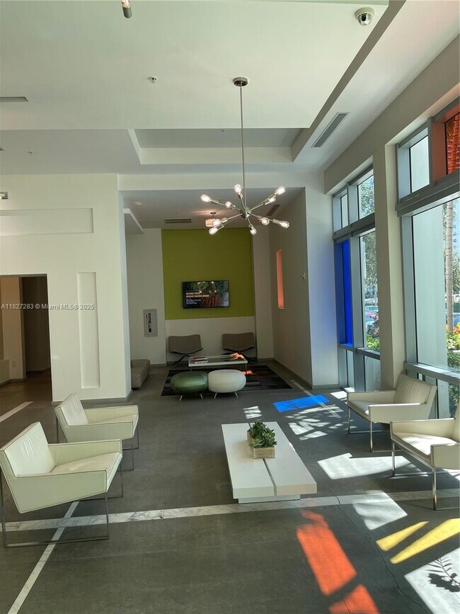 Foto del edificio - 333 NE 24th St