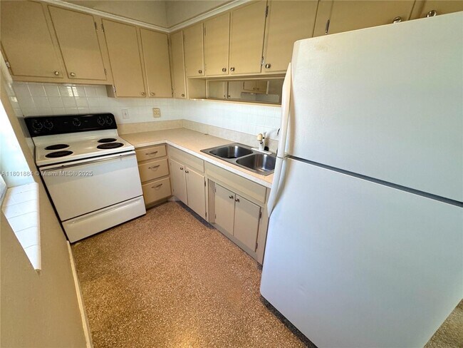 Foto del edificio - 403 NW 25th St