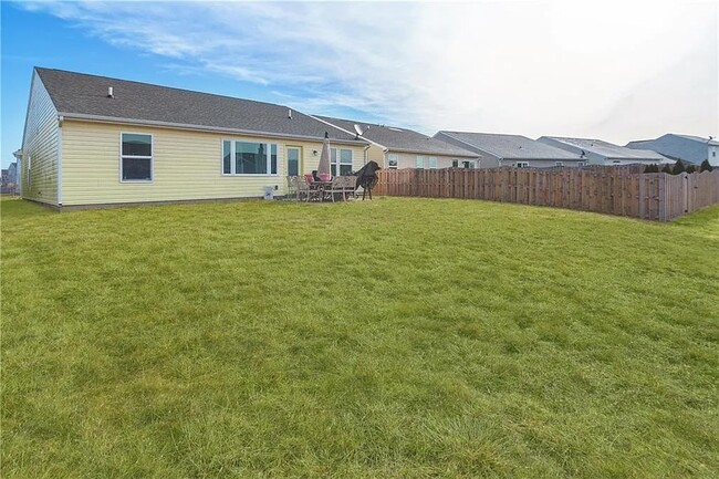 Building Photo - 2408 Maxwell Dr