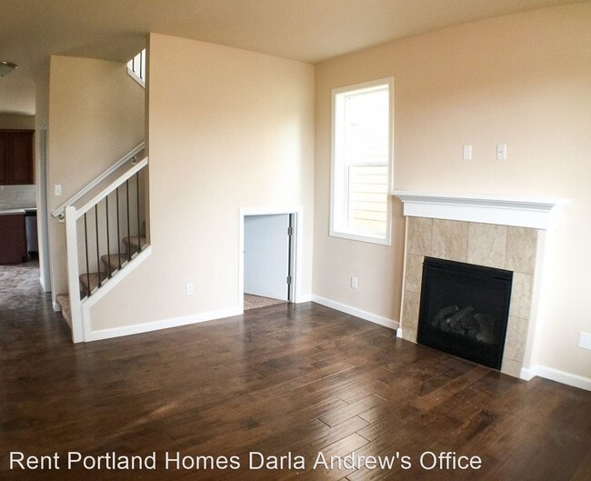 Building Photo - 3 br, 2.5 bath House - 9230 SE Caruthers S...