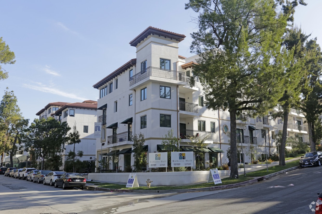 Roberts Hall Apartments in Los Angeles, CA
