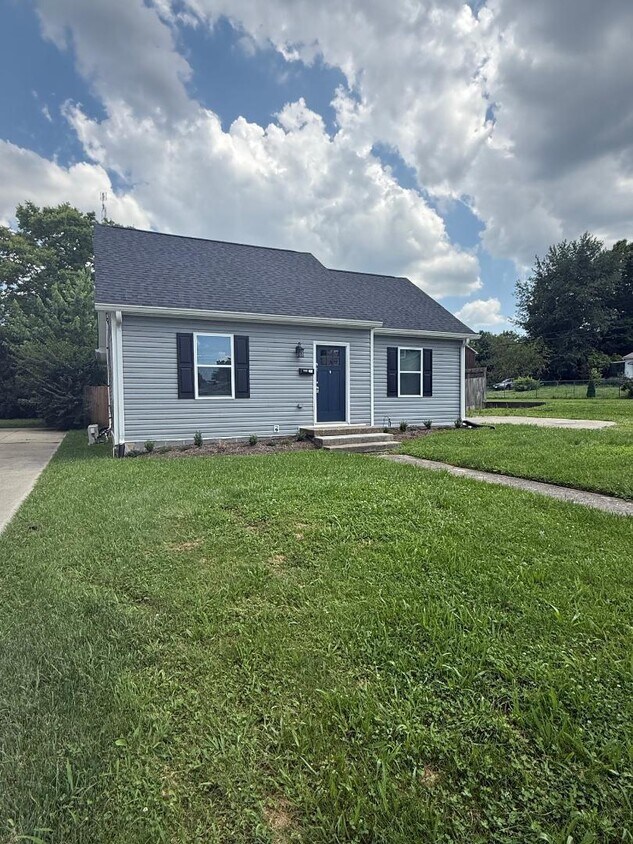 Foto principal - 1012 Oak Hill Dr