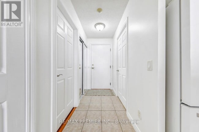 Building Photo - 710-710 Humberwood Blvd