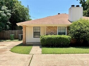 Building Photo - 815 N Mesquite St